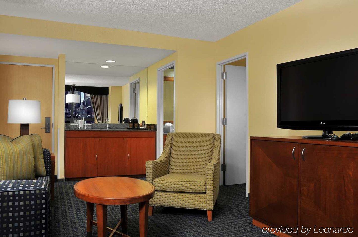 Doubletree Suites By Hilton Nyc - Times Square New York Room photo